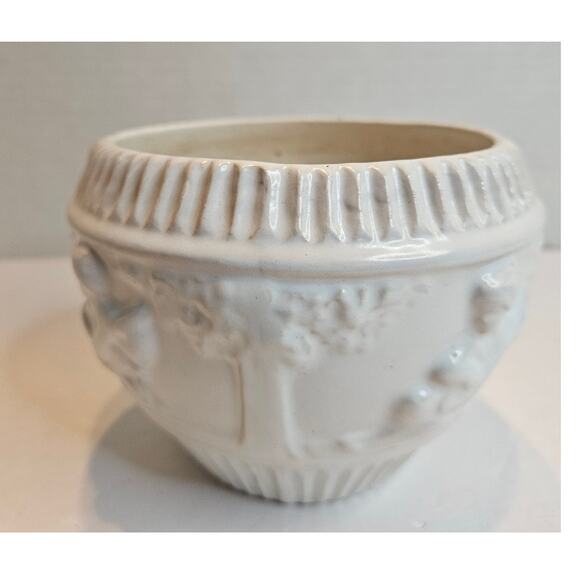 Roseville Donatello Jardiniere Planter Ivory Rare 575-4 Cherubs Trees  2 avail - Picture 2 of 8